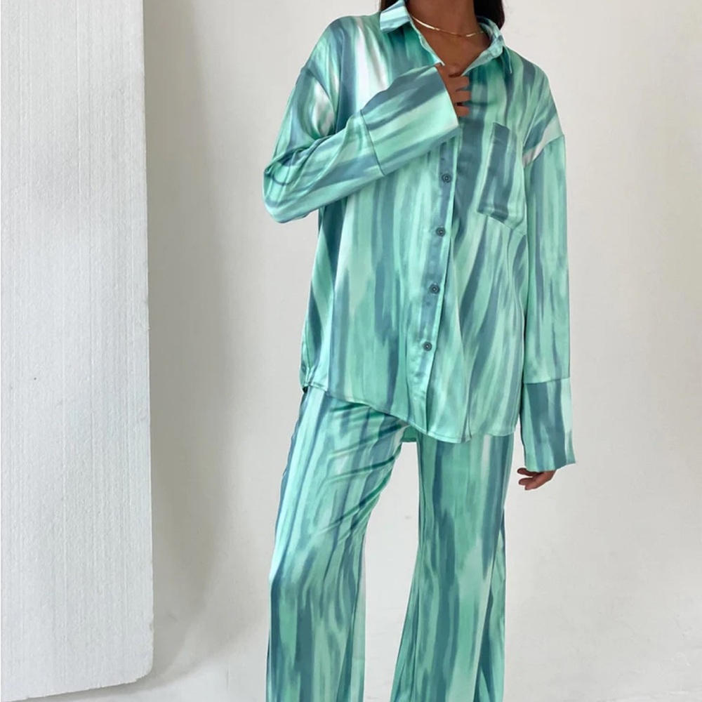 4th and reckless Norma shirt- Green dye print